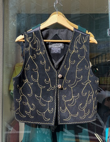 【80’s】 BLACK SUEDE VEST WITH GOLD EMBROIDERY