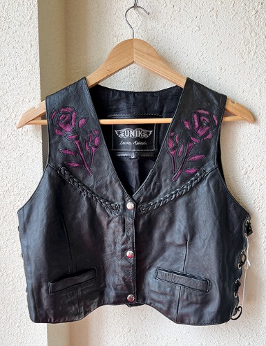 【80’s】 ROSE INLAY MOTORCYCLE CROP LEATHER VEST