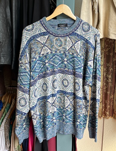 ABSTRACT PATTERN KNIT SWEATER